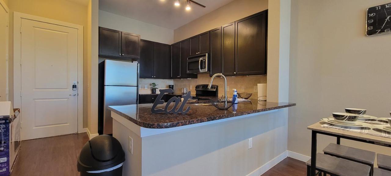 Luxury 1Br Condo Wbalcony - Galleriariver Oak Houston Buitenkant foto