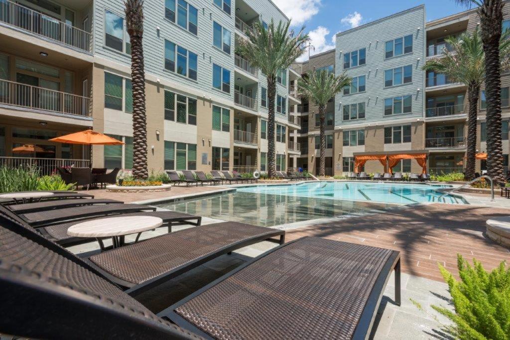 Luxury 1Br Condo Wbalcony - Galleriariver Oak Houston Buitenkant foto